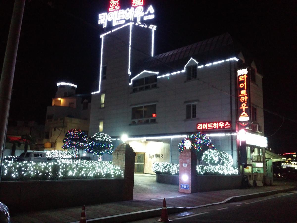 Geoje Jangseungpo Lighthouse Hotel Sodong Екстер'єр фото