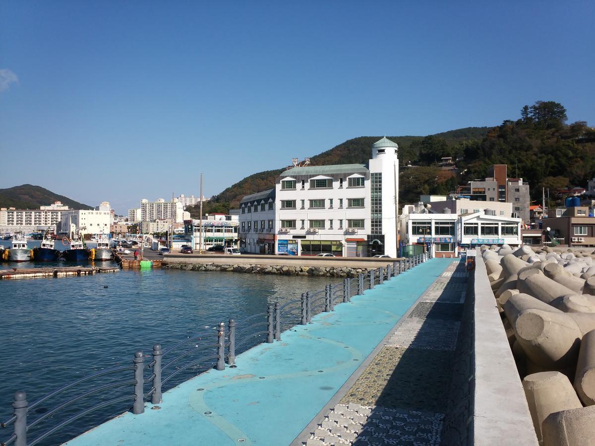 Geoje Jangseungpo Lighthouse Hotel Sodong Екстер'єр фото