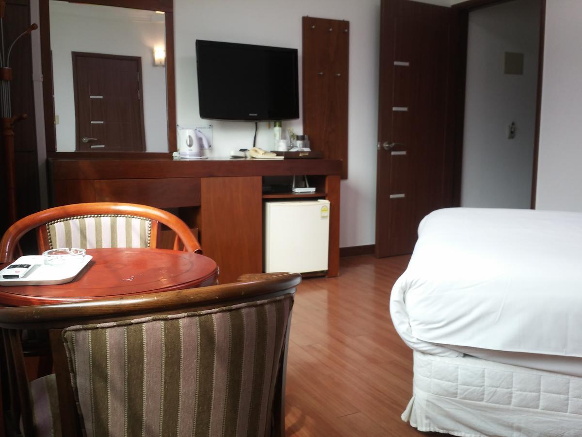 Geoje Jangseungpo Lighthouse Hotel Sodong Екстер'єр фото
