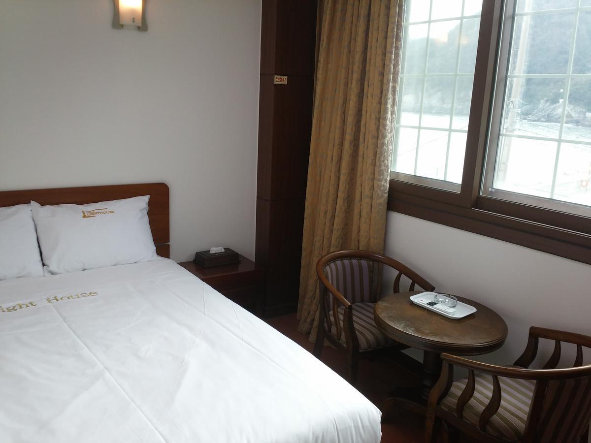 Geoje Jangseungpo Lighthouse Hotel Sodong Екстер'єр фото
