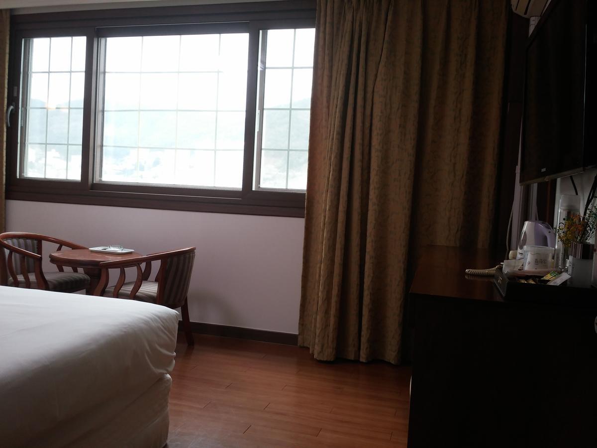 Geoje Jangseungpo Lighthouse Hotel Sodong Екстер'єр фото